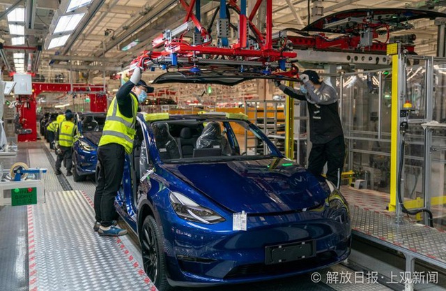 Bên trong siêu nhà máy Tesla Thượng Hải: Chủ tịch ngồi cạnh dây chuyền sản xuất, mọi thứ tự động hóa tối đa, dấu vết từng con ốc đều có thể truy xuất - Ảnh 13.