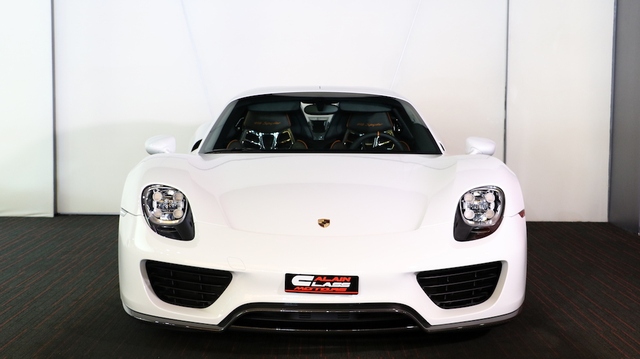 Porsche 918 Spyder của nữ doanh nhân cà phê 9x bất ngờ xuất hiện tại showroom siêu xe đình đám, rộ tin đồn chia tay siêu phẩm - Ảnh 3.