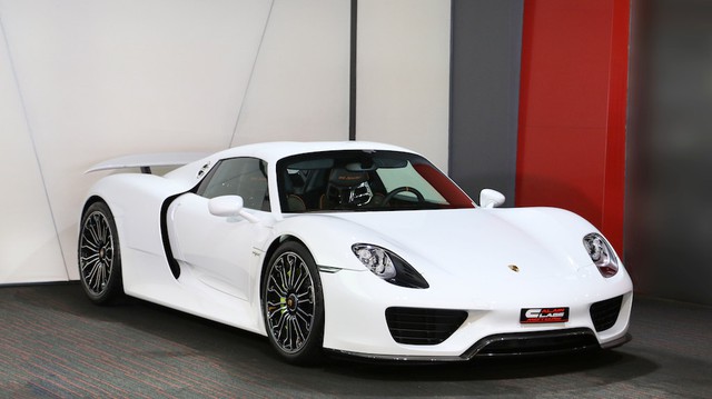 Porsche 918 Spyder của nữ doanh nhân cà phê 9x bất ngờ xuất hiện tại showroom siêu xe đình đám, rộ tin đồn chia tay siêu phẩm - Ảnh 5.