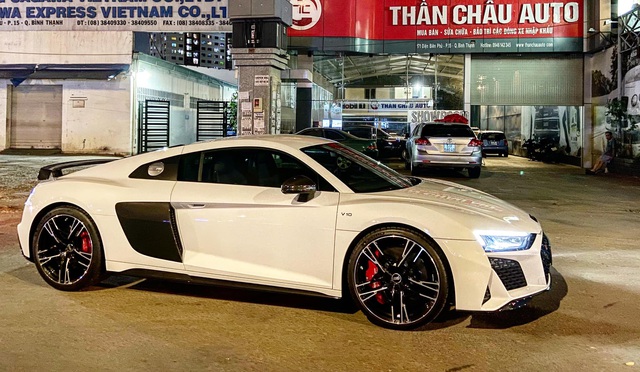 Audi R8 2021 đầu tiên về Việt Nam: Giá trên 20 tỷ, bản Performance siêu mạnh có nhiều trang bị khủng - Ảnh 2.