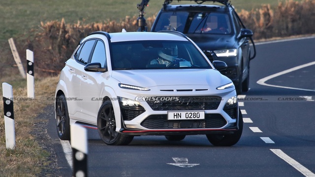 Hyundai Kona hiệu suất cao sẵn sàng ra mắt với điểm giống xe Porsche