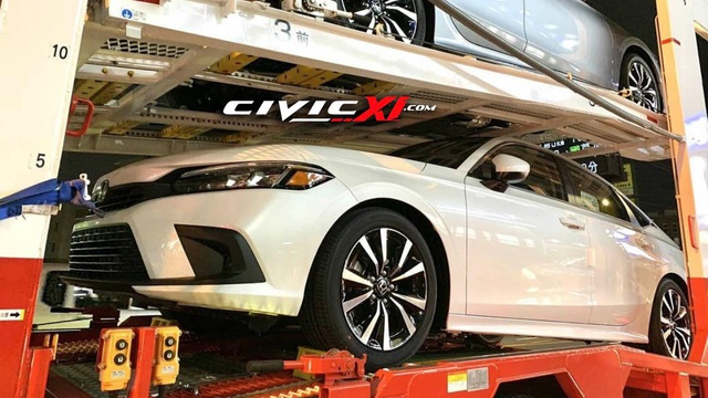 Honda Civic đời mới lộ loạt ảnh cận cảnh trên đường tới đại lý: Người khen đẹp, người chê xấu