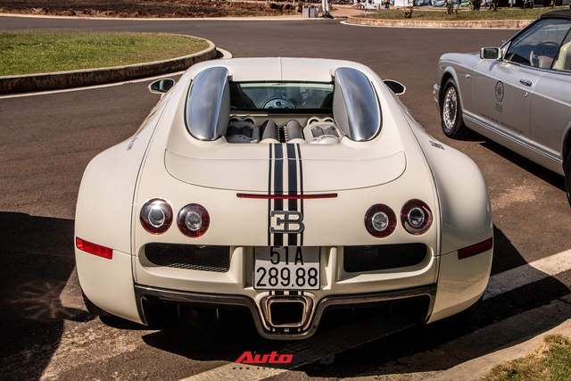 Cận cảnh Bugatti Veyron độc nhất Việt Nam vừa tái xuất sau hai năm vắng bóng: Các chi tiết vẫn như mới sau 13 năm tuổi - Ảnh 2. Cận cảnh Bugatti Veyron độc nhất Việt Nam vừa tái xuất sau hai năm vắng bóng: Các chi tiết vẫn như mới sau 13 năm tuổi - Ảnh 2.