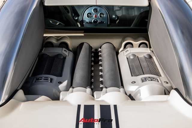 Cận cảnh Bugatti Veyron độc nhất Việt Nam vừa tái xuất sau hai năm vắng bóng: Các chi tiết vẫn như mới sau 13 năm tuổi - Ảnh 8. Cận cảnh Bugatti Veyron độc nhất Việt Nam vừa tái xuất sau hai năm vắng bóng: Các chi tiết vẫn như mới sau 13 năm tuổi - Ảnh 8.