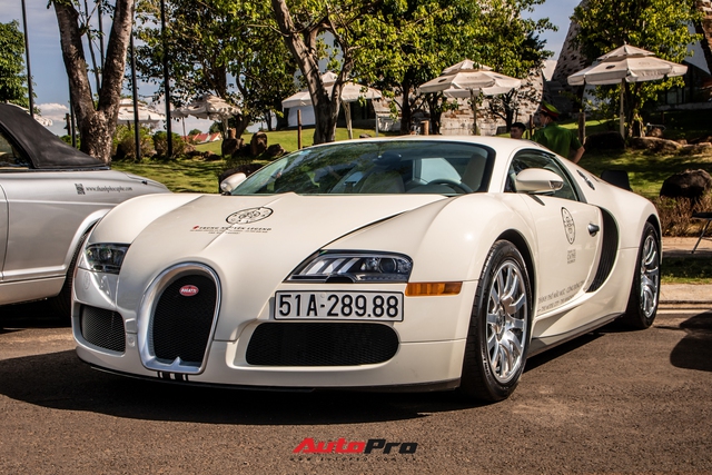 Cận cảnh Bugatti Veyron độc nhất Việt Nam vừa tái xuất sau hai năm vắng bóng: Các chi tiết vẫn như mới sau 13 năm tuổi - Ảnh 3. Cận cảnh Bugatti Veyron độc nhất Việt Nam vừa tái xuất sau hai năm vắng bóng: Các chi tiết vẫn như mới sau 13 năm tuổi - Ảnh 3.