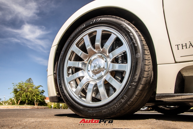 Cận cảnh Bugatti Veyron độc nhất Việt Nam vừa tái xuất sau hai năm vắng bóng: Các chi tiết vẫn như mới sau 13 năm tuổi - Ảnh 7. Cận cảnh Bugatti Veyron độc nhất Việt Nam vừa tái xuất sau hai năm vắng bóng: Các chi tiết vẫn như mới sau 13 năm tuổi - Ảnh 7.
