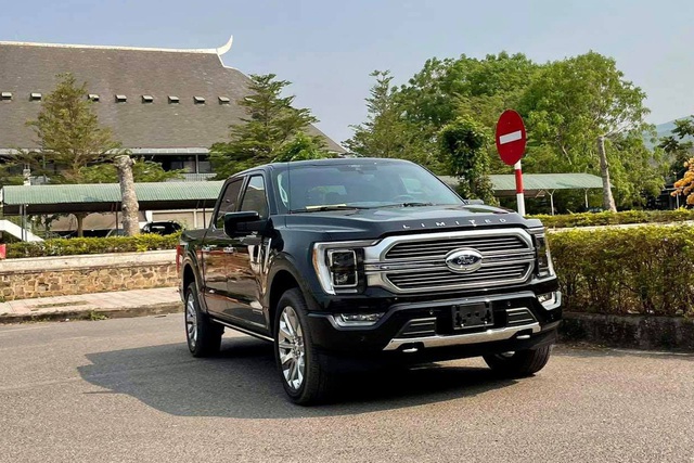 Ford F-150 2021 đầu tiên về Việt Nam: Giá hơn 4 tỷ, nội thất sang xịn như Maybach trong làng bán tải - Ảnh 2.