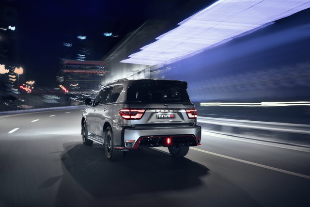 Ra mắt Nissan Patrol Nismo - SUV đấu Toyota Land Cruiser, giá quy đổi từ 2,4 tỷ đồng - Ảnh 2.