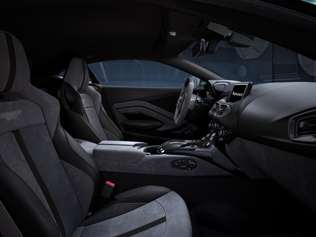 Aston Martin Vantage có thêm bản đặc biệt lấy cảm hứng từ xe an toàn - Ảnh 8.