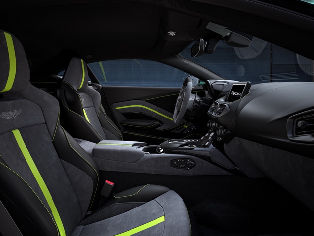 Aston Martin Vantage có thêm bản đặc biệt lấy cảm hứng từ xe an toàn - Ảnh 9.