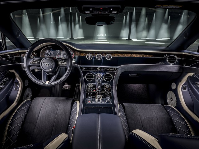 Ra mắt Bentley Continental GT Speed Convertible: Đóng/mở mui trong 19 giây, tăng tốc 0-100 km/h chậm hơn bản mui cứng 0,1 giây - Ảnh 4.