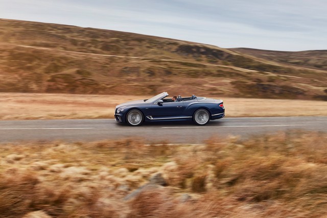 Ra mắt Bentley Continental GT Speed Convertible: Đóng/mở mui trong 19 giây, tăng tốc 0-100 km/h chậm hơn bản mui cứng 0,1 giây - Ảnh 1.