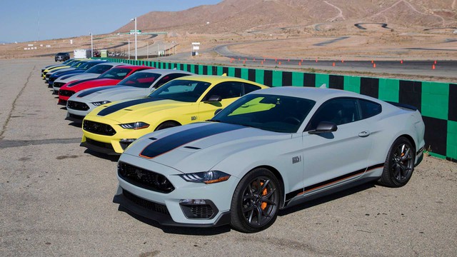  Ford Mustang continúa liderando las ventas de autos deportivos este año