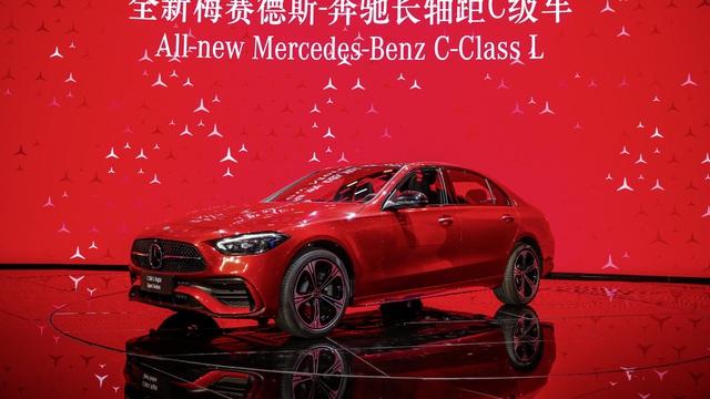 Mercedes-Benz C-Class L ra mắt: ‘Mini Maybach’ cho đại gia Trung Quốc?