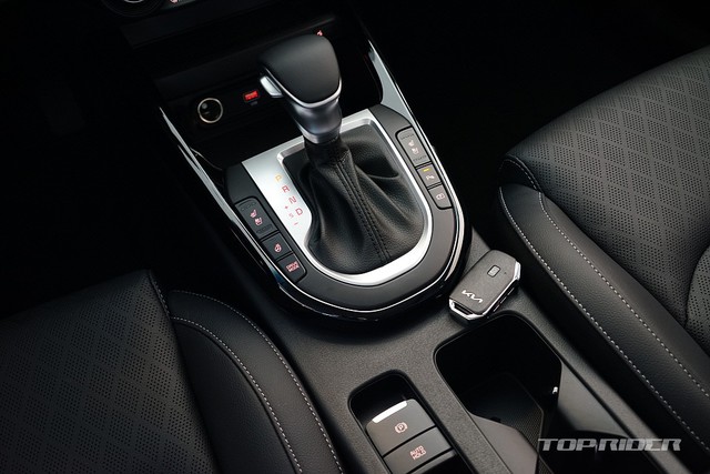 Chi tiết Kia Cerato 2021 ngoài đời thực: 4 biến thể, option miên man, giá quy đổi từ 360 triệu đồng - Ảnh 9. Chi tiết Kia Cerato 2021 ngoài đời thực: 4 biến thể, option miên man, giá quy đổi từ 360 triệu đồng - Ảnh 9.