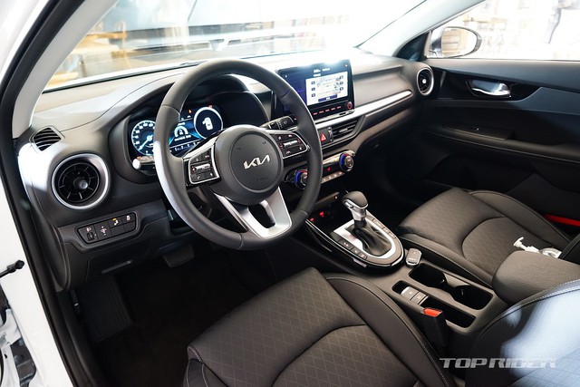 Chi tiết Kia Cerato 2021 ngoài đời thực: 4 biến thể, option miên man, giá quy đổi từ 360 triệu đồng - Ảnh 8. Chi tiết Kia Cerato 2021 ngoài đời thực: 4 biến thể, option miên man, giá quy đổi từ 360 triệu đồng - Ảnh 8.