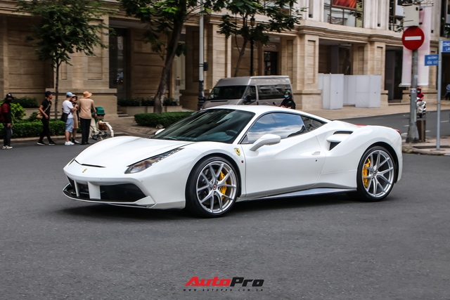 Hội chơi siêu xe Evo Team tụ họp cuối tuần, chiếc McLaren 720S Spider của ca sĩ Đoàn Di Băng cũng xuất hiện - Ảnh 6. Hội chơi siêu xe Evo Team tụ họp cuối tuần, chiếc McLaren 720S Spider của ca sĩ Đoàn Di Băng cũng xuất hiện - Ảnh 6.
