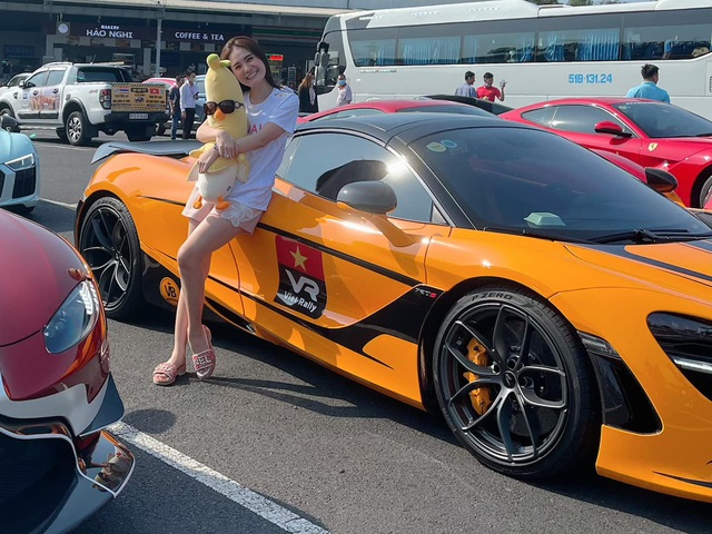 Kết thúc VietRally, Đoàn Di Băng sang tay McLaren 720S Spider cho đại gia lan, được chồng cho chọn siêu xe mới nhưng nhận cái kết bất ngờ - Ảnh 1.