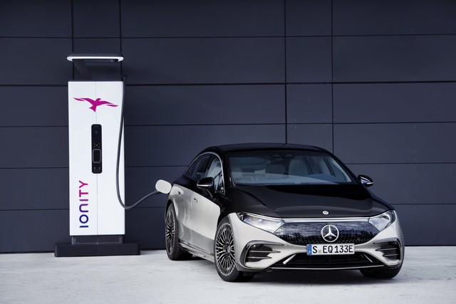 Mercedes-Benz sắp chia tay động cơ đốt trong, bỏ lại BMW lẻ loi trong bộ 3 xe sang nổi danh nước Đức - Ảnh 1.