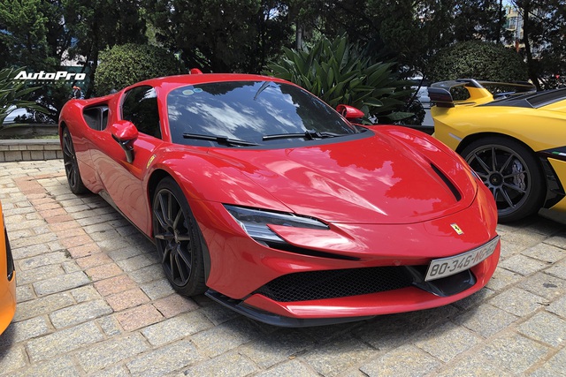 Dàn siêu xe trăm tỷ sặc sỡ hội ngộ tại Đà Lạt, Ferrari F8 Tributo của nữ đại gia trẻ mới sắm cũng góp mặt - Ảnh 4. Dàn siêu xe trăm tỷ sặc sỡ hội ngộ tại Đà Lạt, Ferrari F8 Tributo của nữ đại gia trẻ mới sắm cũng góp mặt - Ảnh 4.