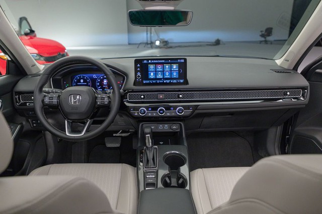 Chi tiết Honda Civic 2022 ngoài đời thực: Sang chảnh hơn, giảm chất thể thao, thêm nhiều trang bị bắt kịp thời đại, phả hơi nóng lên Mazda3 - Ảnh 14. Chi tiết Honda Civic 2022 ngoài đời thực: Sang chảnh hơn, giảm chất thể thao, thêm nhiều trang bị bắt kịp thời đại, phả hơi nóng lên Mazda3 - Ảnh 14.