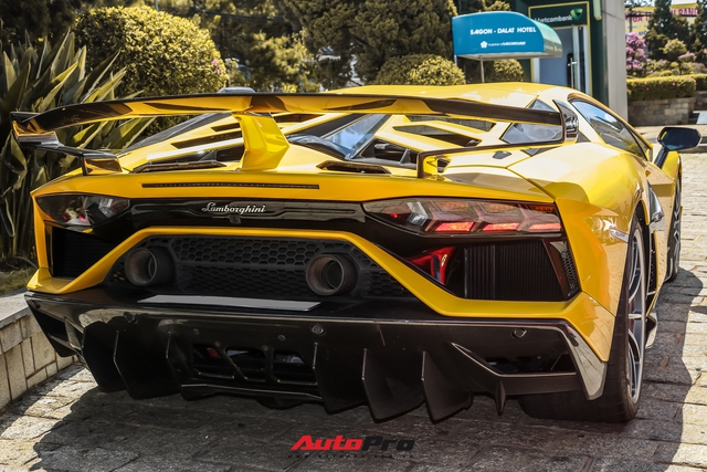 Bắt gặp Lamborghini Aventador SVJ từng của nữ doanh nhân 9x ngành cà phê sở hữu gói độ độc nhất Việt Nam - Ảnh 6. Bắt gặp Lamborghini Aventador SVJ từng của nữ doanh nhân 9x ngành cà phê sở hữu gói độ độc nhất Việt Nam - Ảnh 6.