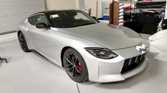 Nissan Z lộ nội thất trước ngày ra mắt: Xe thể thao đáng để đại gia Việt cân nhắc