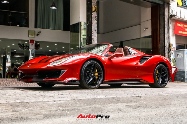 Cận cảnh Ferrari 488 Pista Spider thứ hai về Việt Nam: Nhiều chi tiết carbon gây ấn tượng về mặt thị giác - Ảnh 3.