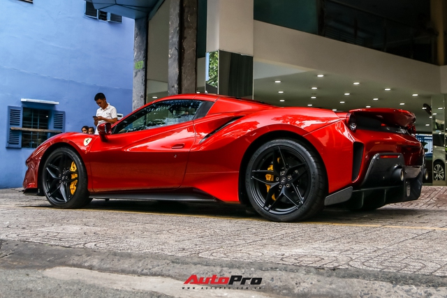 Cận cảnh Ferrari 488 Pista Spider thứ hai về Việt Nam: Nhiều chi tiết carbon gây ấn tượng về mặt thị giác - Ảnh 10.