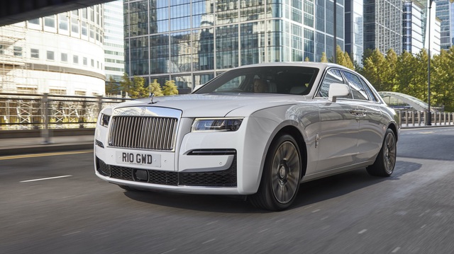 Bất chấp dịch bệnh, rất nhiều đại gia mạnh tay mua Rolls-Royce Cullinan và Ghost đầu năm 2021