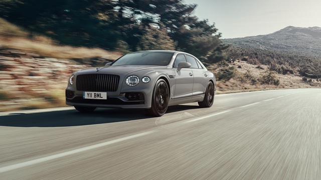 Bentley Flying Spur được nâng cấp: Cabin yên tĩnh, thêm trang bị đấu Rolls-Royce Ghost