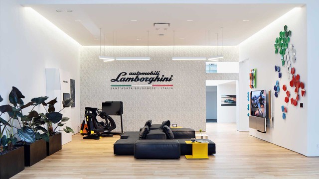 Bên trong câu lạc bộ VIP Lamborghini Lounge: Muốn bước chân vào cửa phải có giấy mời và đang sở hữu siêu xe - Ảnh 1.