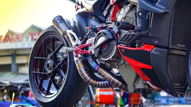 Biker Việt chi gần 1 tỷ đồng độ Ducati Streetfighter V4, riêng bộ mâm ngang ngửa chiếc Honda SH - Ảnh 9.