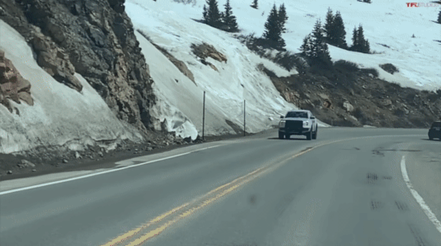 Ford Ranger Raptor đời mới tiếp tục lộ diện: Hứa hẹn cơ bắp hơn, động cơ 'khủng' giống Explorer