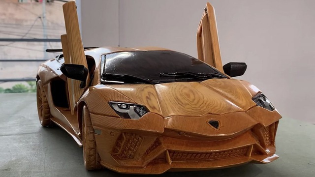 Cộng đồng quốc tế thán phục thợ Việt chế tác Lamborghini Aventador S bằng gỗ