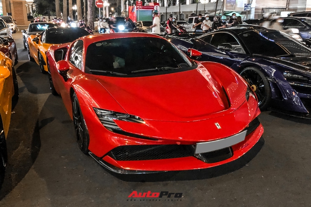 Giới đại gia gặp mặt, mang dàn siêu xe triệu USD khuấy động Sài Gòn - Ảnh 3. Giới đại gia gặp mặt, mang dàn siêu xe triệu USD khuấy động Sài Gòn - Ảnh 3.