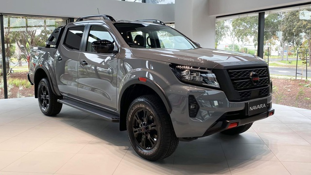 Nissan Navara 2021 vừa ra mắt Việt Nam có thể khan hàng vì lý do này