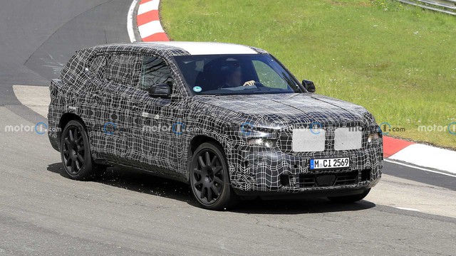 Siêu SUV BMW X8 lại xuất hiện trên đường thử: Chi tiết hông xe tiết lộ động cơ khủng - Ảnh 1.