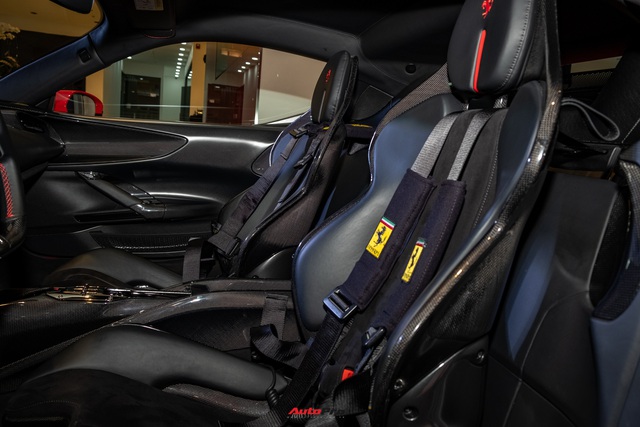 Ferrari SF90 Stradale chính hãng đầu tiên về Việt Nam: Giá trên 30 tỷ đồng, không phải xe của Cường Đô La - Ảnh 18. Ferrari SF90 Stradale chính hãng đầu tiên về Việt Nam: Giá trên 30 tỷ đồng, không phải xe của Cường Đô La - Ảnh 18.