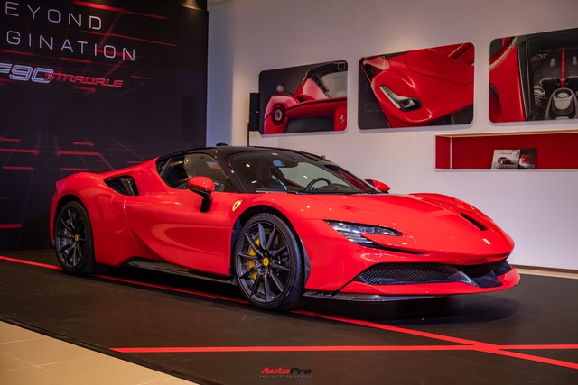 Ferrari SF90 Stradale chính hãng đầu tiên về Việt Nam: Giá trên 30 tỷ đồng, không phải xe của Cường Đô La - Ảnh 3.