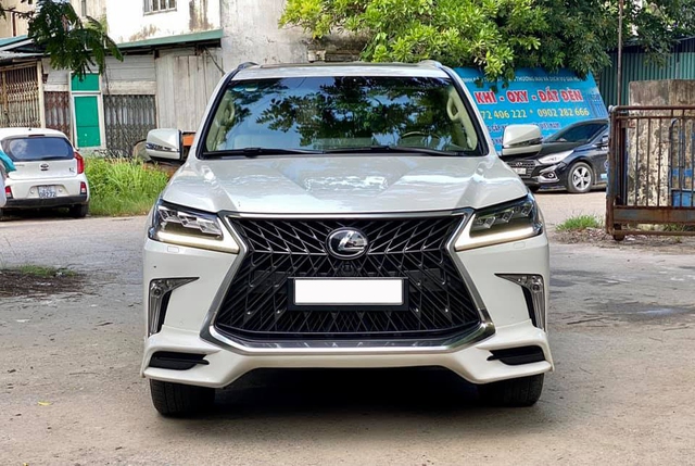 Lexus LX 570 Super Sport hiếm hoi được rao bán: Khấu hao hàng tỷ đồng sau 5 năm nhưng vẫn đắt ngang BMW X7 đập hộp - Ảnh 1.