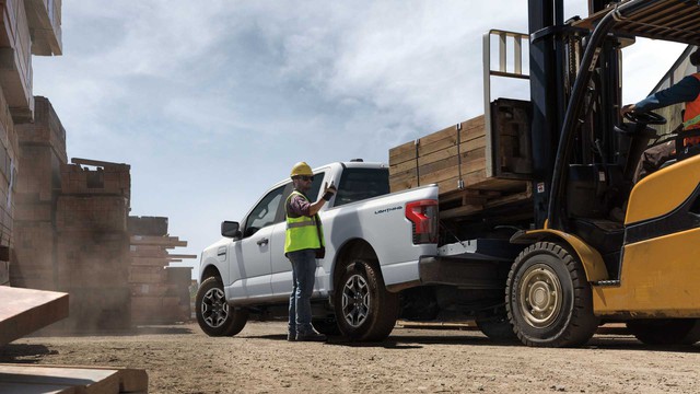 Ford F-150 Lightning có thêm phiên bản giá rẻ, quy đổi chỉ từ 950 triệu đồng - Ảnh 4.