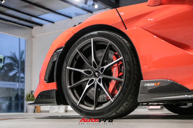 Soi chi tiết McLaren 765LT vừa cập bến Việt Nam: Bộ mâm và nội thất gây chú ý - Ảnh 8. Soi chi tiết McLaren 765LT vừa cập bến Việt Nam: Bộ mâm và nội thất gây chú ý - Ảnh 8.