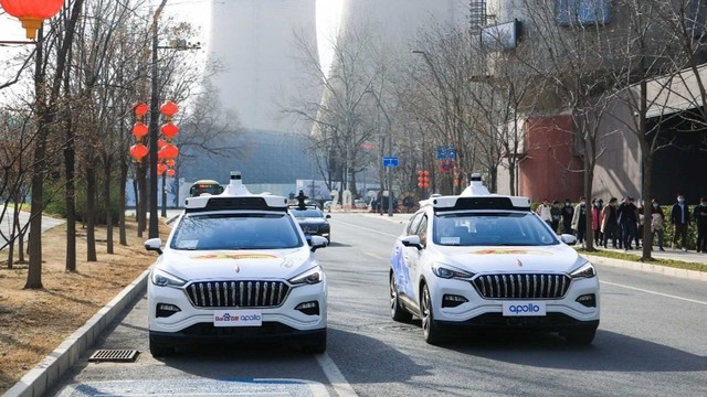 Trung Quốc dùng taxi tự lái cho Olympics Bắc Kinh 2022 để giảm nguy cơ Covid-19 - Ảnh 1.
