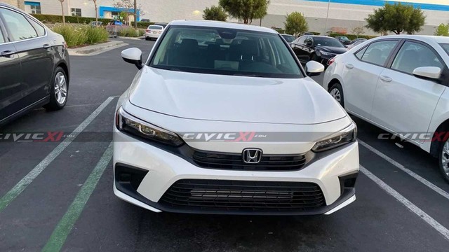 Honda Civic đời mới lần đầu lộ diện ngoài đời thực - Đối thủ trực diện của Mazda3 và Hyundai Elantra - Ảnh 1.