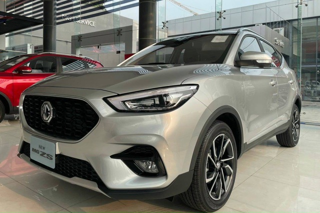 MG ZS 2021 lần đầu giảm giá: Bản tiêu chuẩn chỉ từ 504 triệu, lấy giá rẻ cạnh tranh Hyundai Kona, Kia Seltos - Ảnh 1.