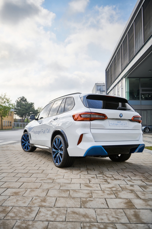  BMW X5 chạy bằng khí hydro sẽ ra mắt vào cuối năm 2022  - Ảnh 7.