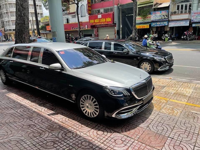 Thêm biệt thự di động Mercedes-Maybach S 650 Pullman về Việt Nam với ngoại hình dễ gây nhầm lẫn - Ảnh 1.