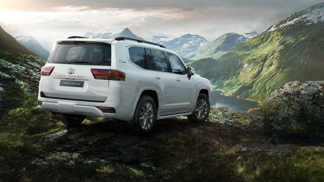 Ra mắt Toyota Land Cruiser 2022: Thay đổi ngỡ ngàng từ ngoài vào trong, mạnh hơn nhưng tiết kiệm hơn, đẳng cấp SUV đi cày cho nhà giàu - Ảnh 6.