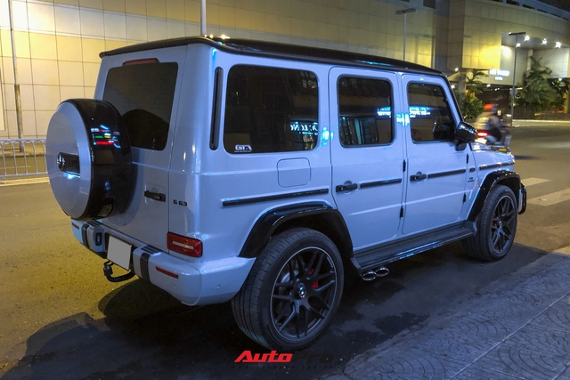 Thiếu gia 97 Phan Hoàng cầm lái Mercedes-AMG G 63 quốc dân ra phố: Không sợ trộn lẫn với 2 điểm khác biệt - Ảnh 2.